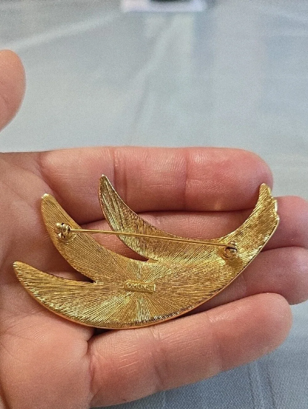 Vintage MONET Signed Gold-tone Red Enamel Feather/Brooch PinLeaf